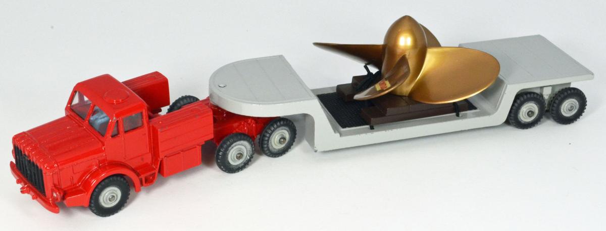 Dinky Toys Mighty Antar
